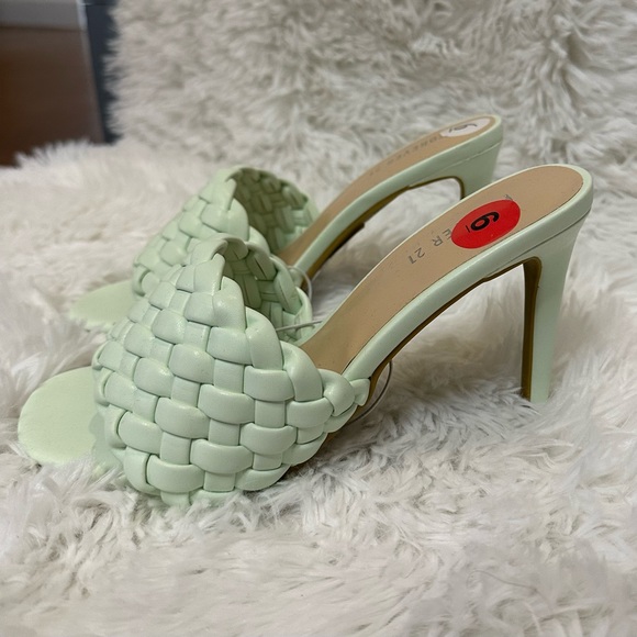 FOREVER 21 High heels Sandals Sage NEW - Picture 3 of 5